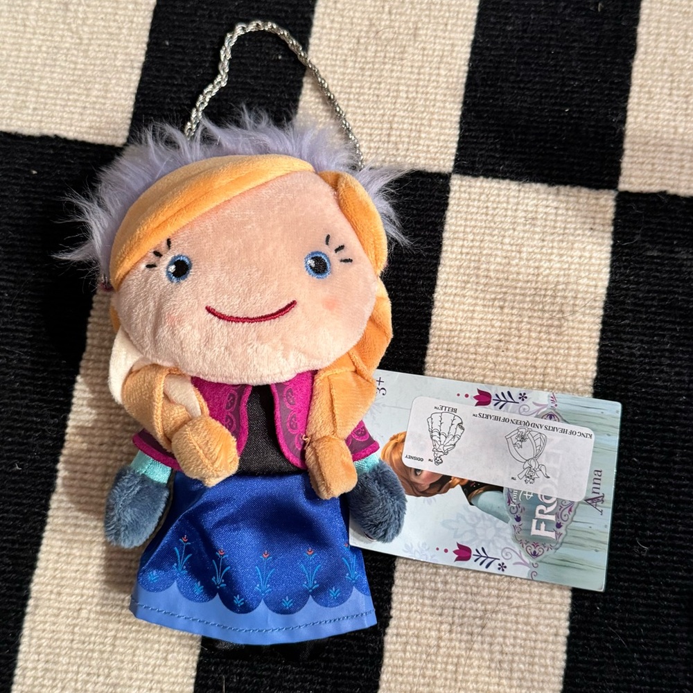 Rare Frozen plush wristlet purse - Anna. New with tags.